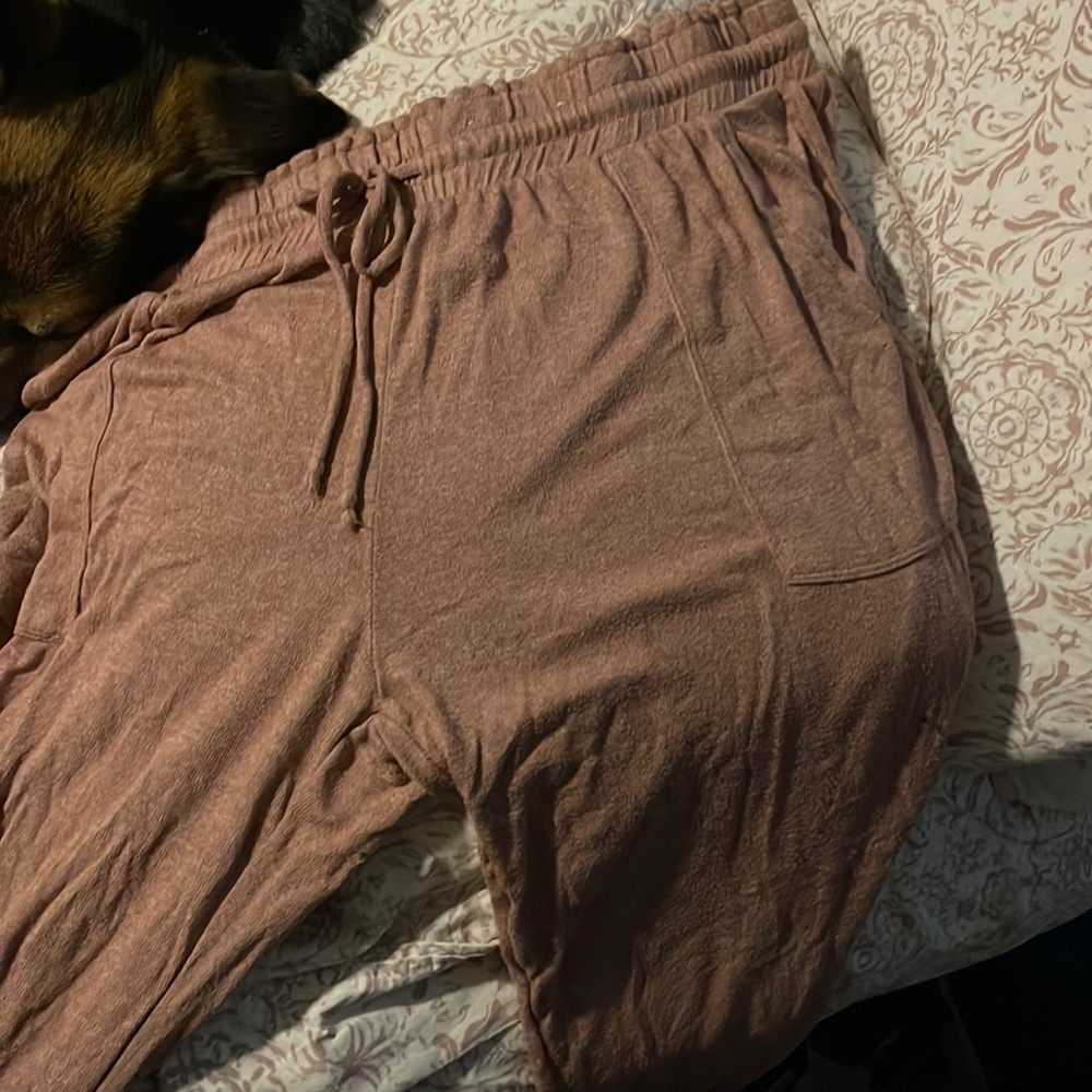 Pink flow pants